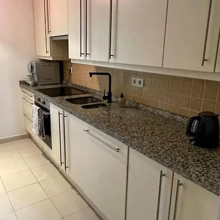 Luxury By Antonio Apartman